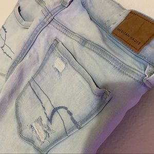 american eagle light wash distressed skinny jeans